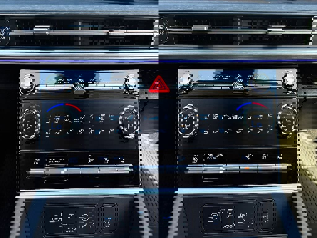 New 2025 Hyundai Santa Fe Limited image 25