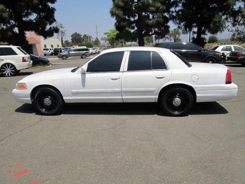 Used 2009 Ford Crown Victoria Police Interceptor image 3
