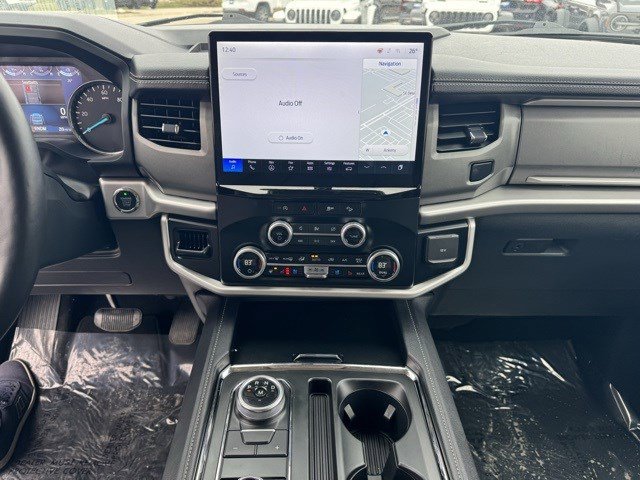 Certified 2024 Ford Expedition XLT image 18