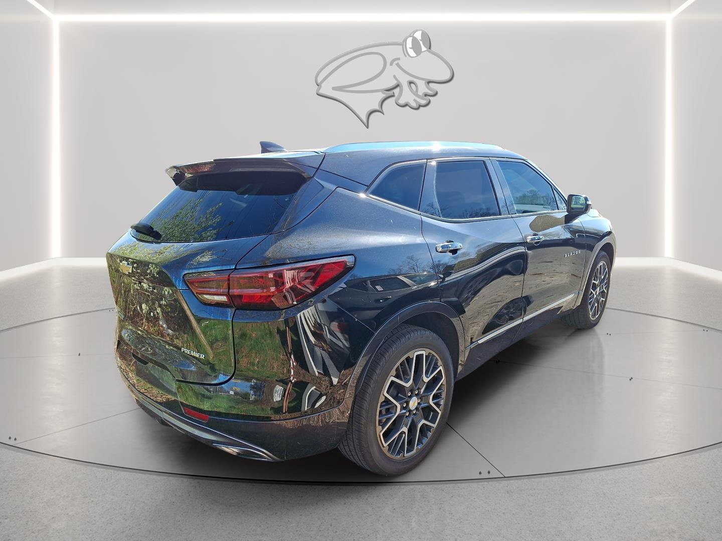 Used 2023 Chevrolet Blazer Premier w/ Driver Confidence II Package image 5