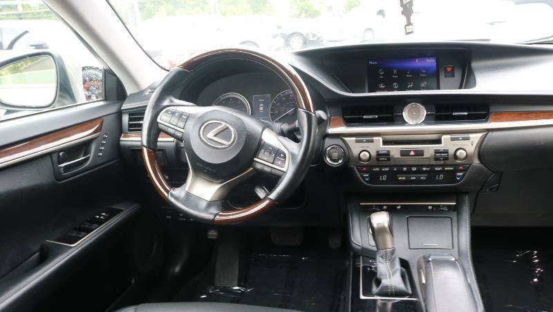 Used 2018 Lexus ES 350 w/ Navigation System Package FWD image 18