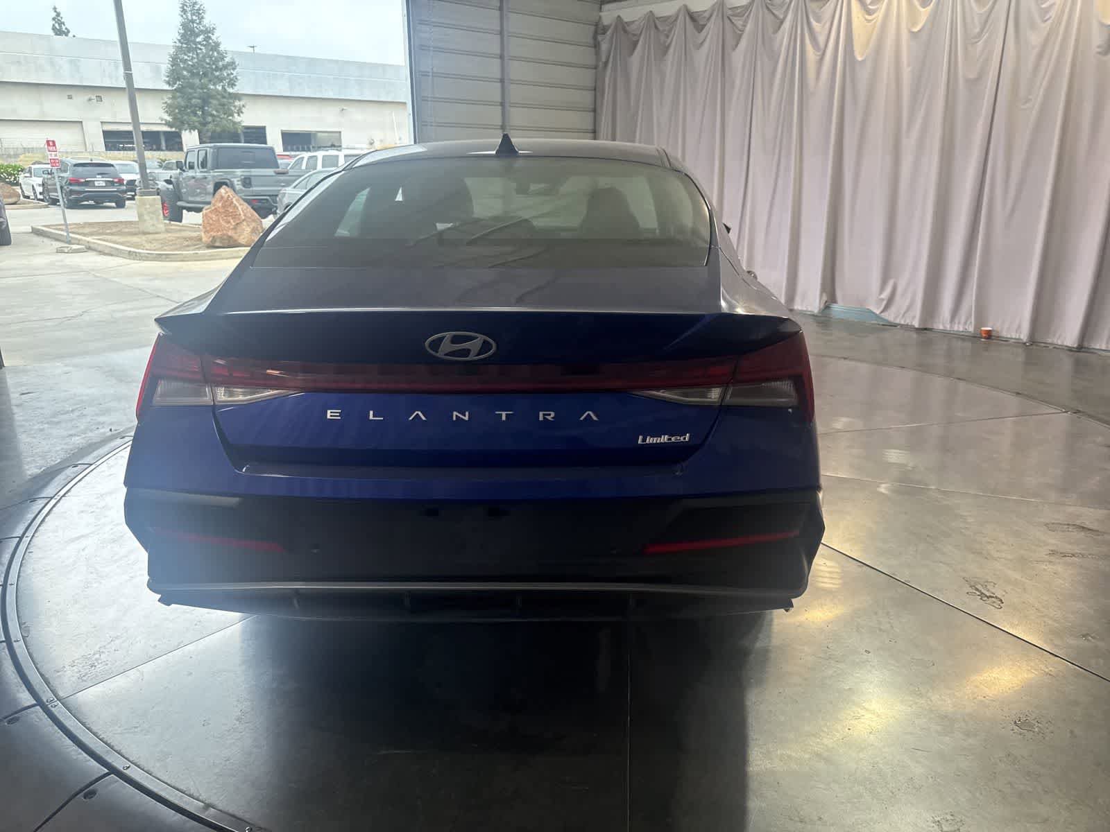 Used 2024 Hyundai Elantra Limited FWD image 6