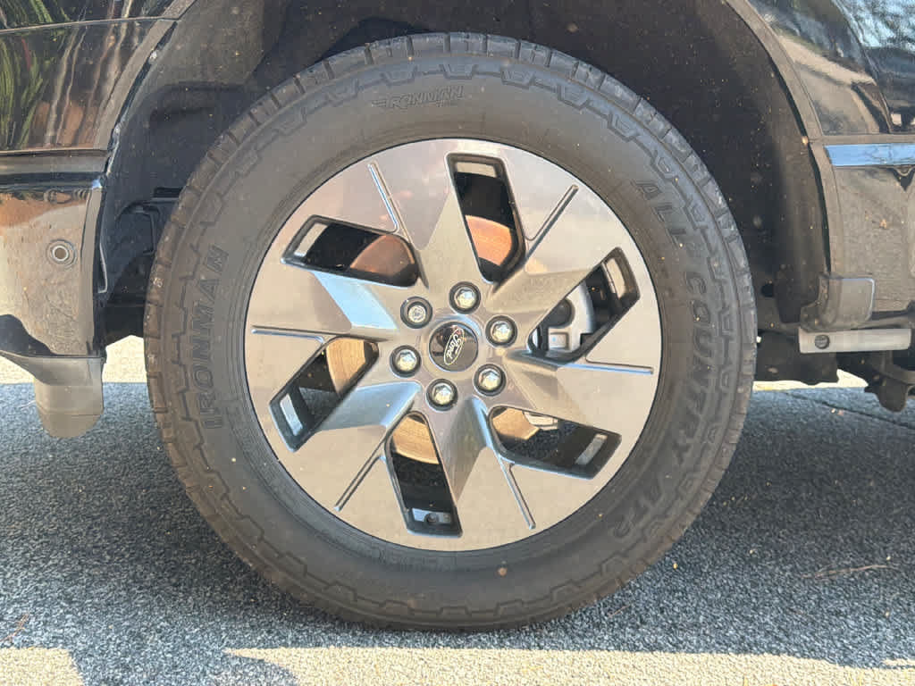 Used 2022 Ford F150 Lightning Lariat AWD/4WD image 11