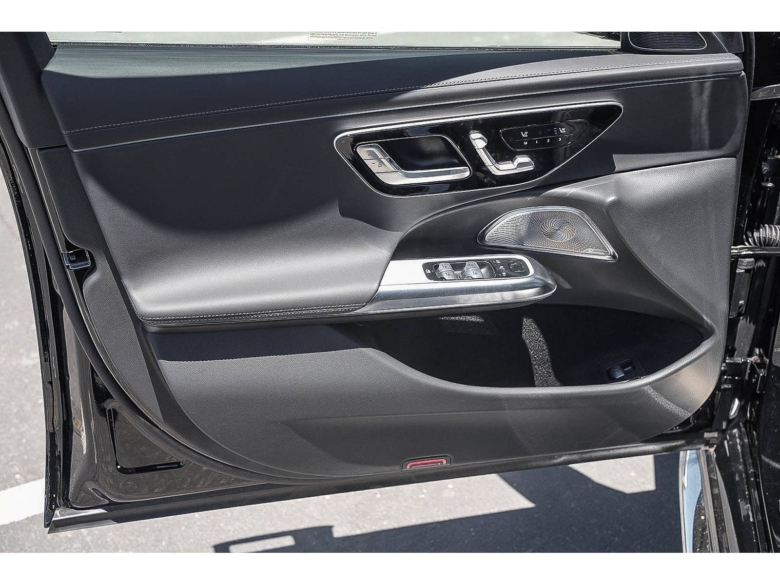 New 2026 Mercedes-Benz E 53 AMG e 4MATIC Sedan image 21