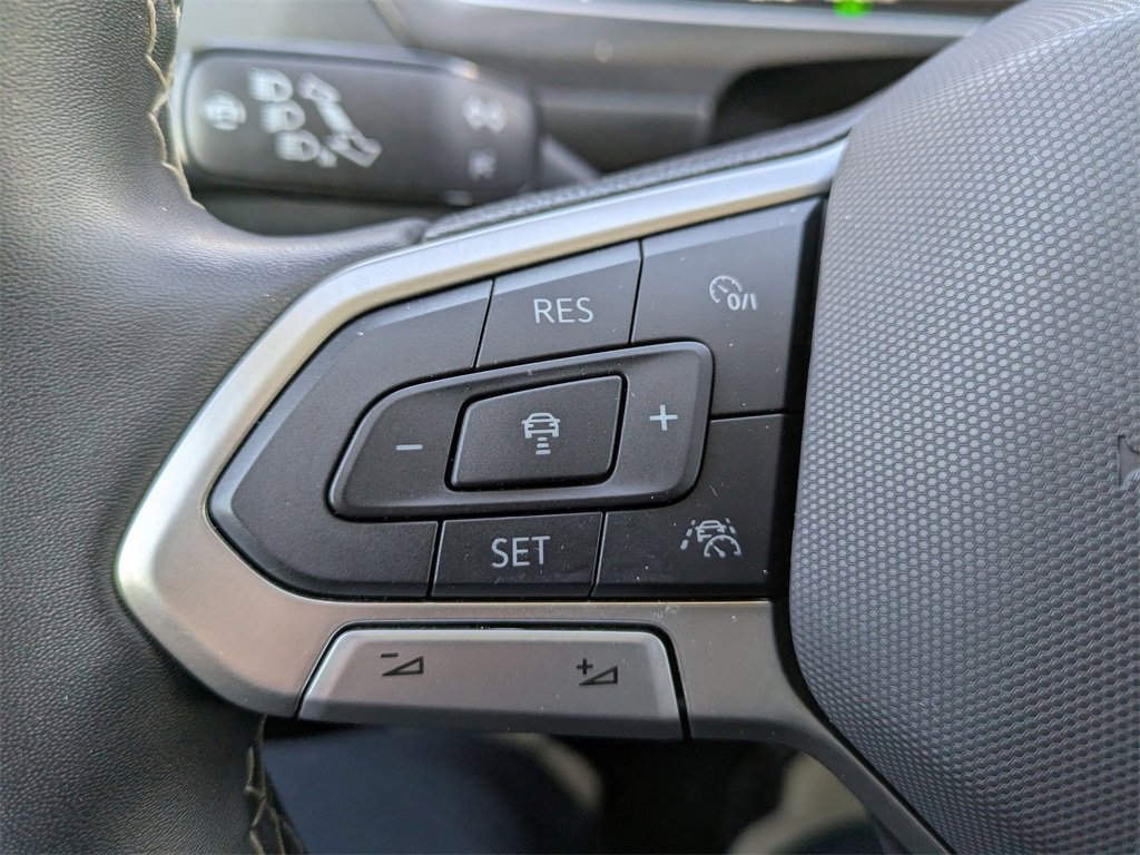 Used 2024 Volkswagen Tiguan SE image 18