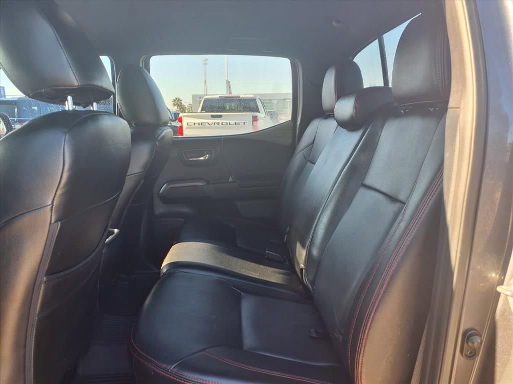 Used 2018 Toyota Tacoma TRD Off-Road image 17