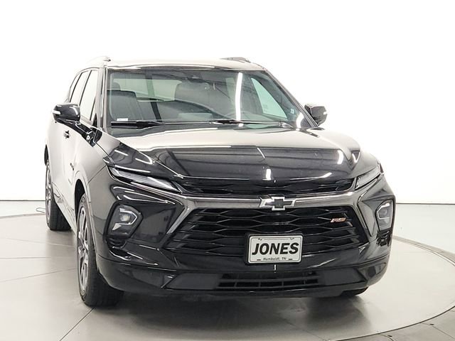 Used 2025 Chevrolet Blazer RS image 2