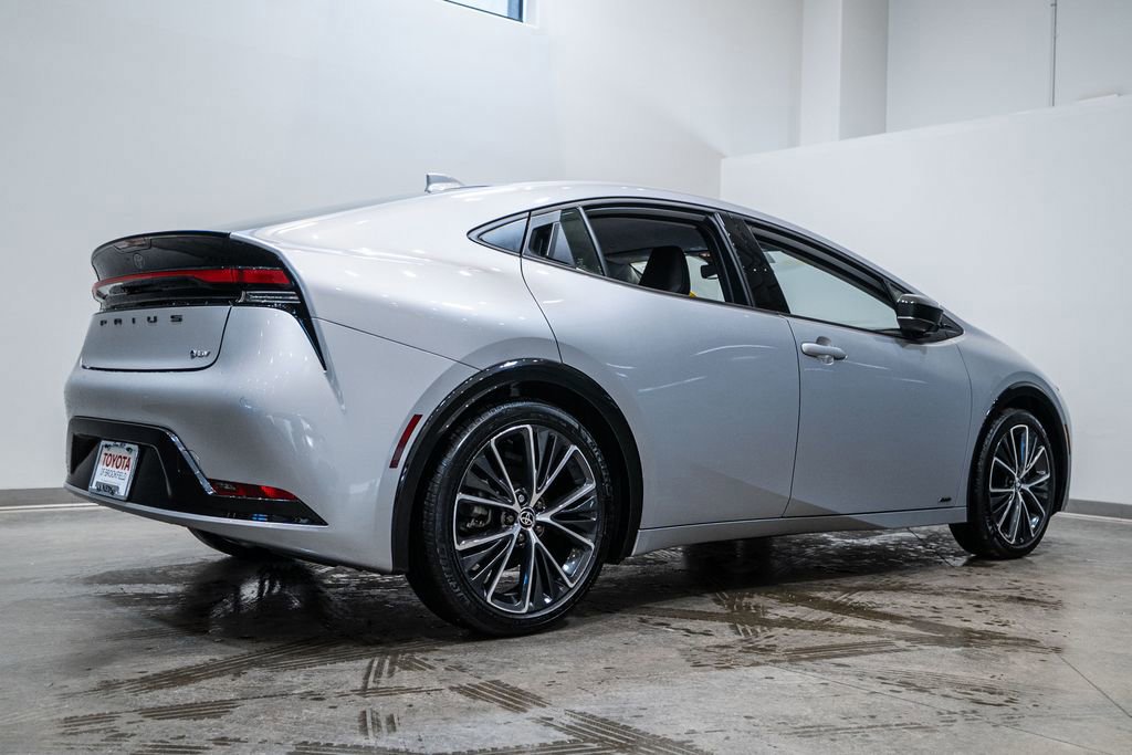 Certified 2025 Toyota Prius XLE image 7