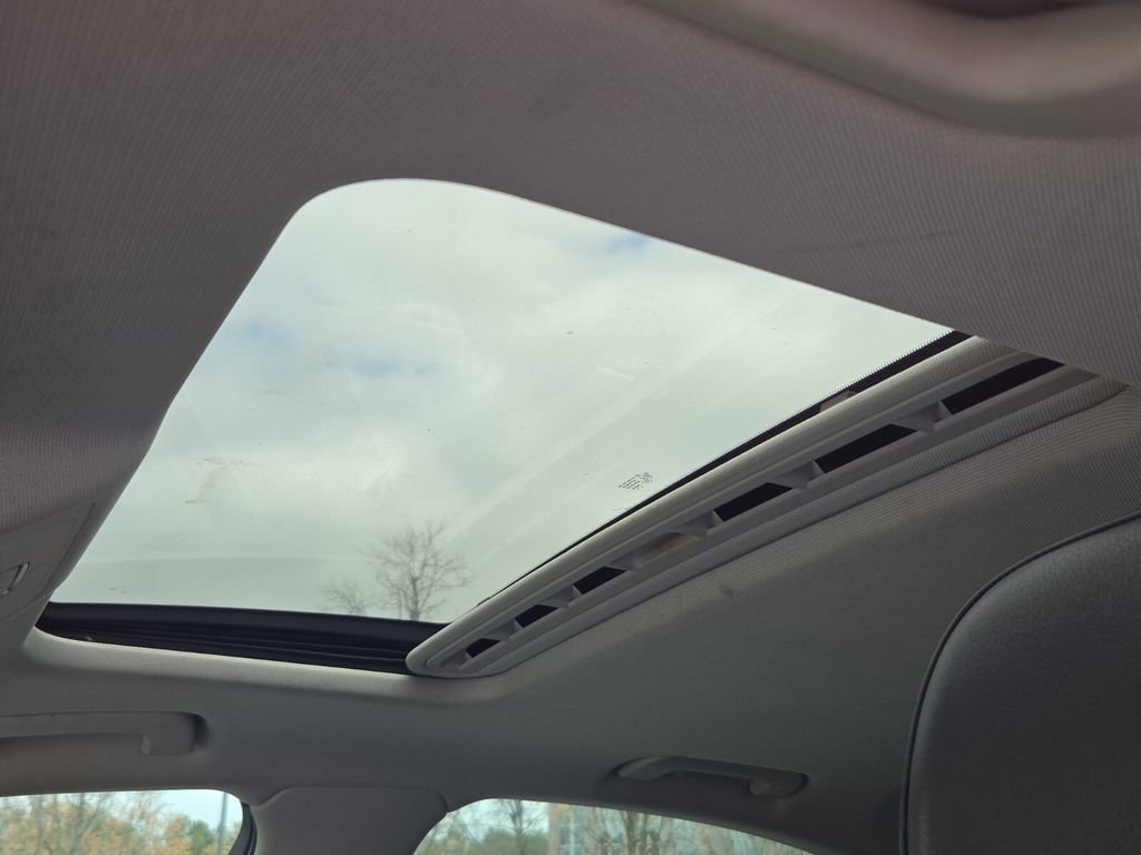 Used 2016 Audi A4 2.0T Premium w/ Convenience Plus Package image 11