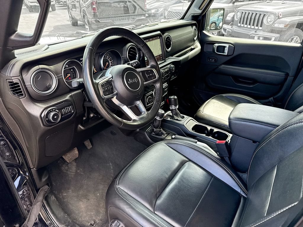 Used 2022 Jeep Wrangler Unlimited Sahara w/ Cold Weather Group AWD/4WD image 25