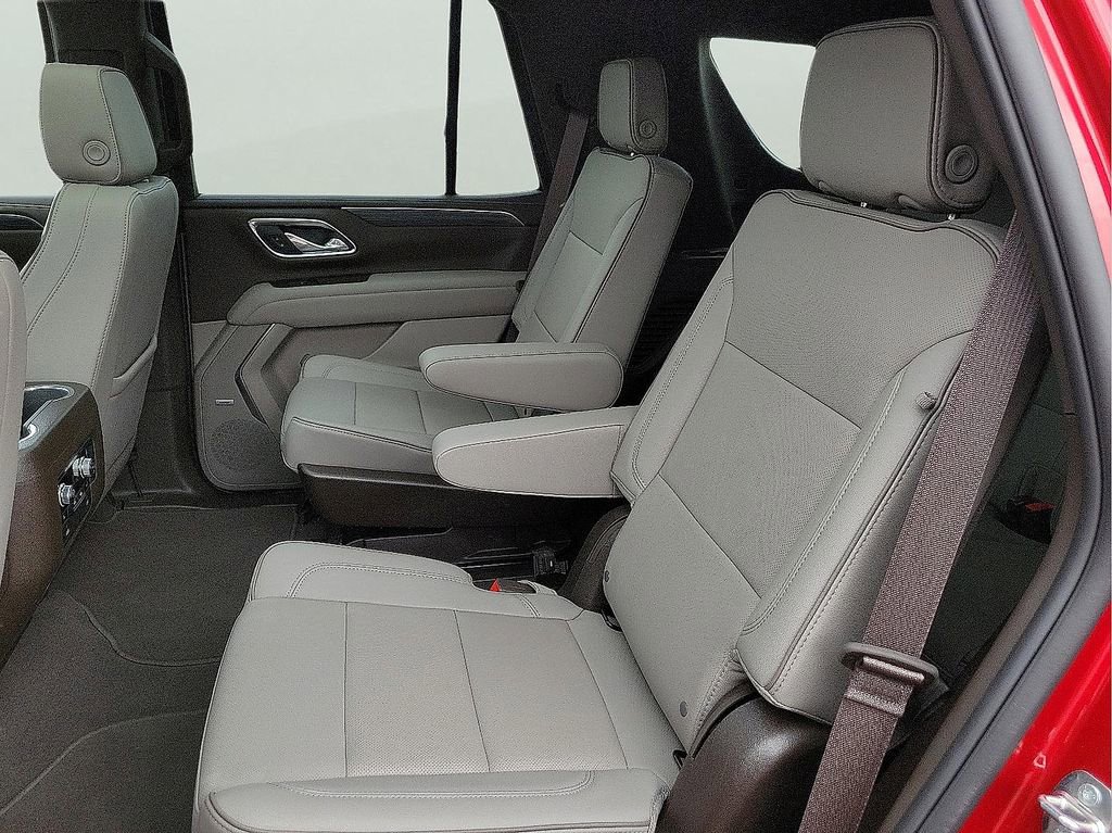 Used 2024 GMC Yukon SLT w/ SLT Luxury Package RWD image 13