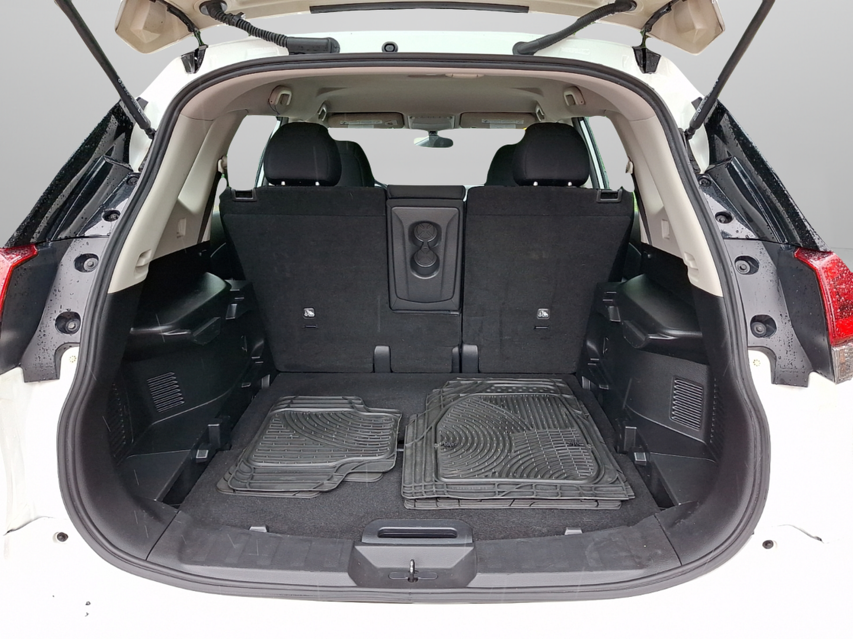 Used 2018 Nissan Rogue S AWD/4WD image 26