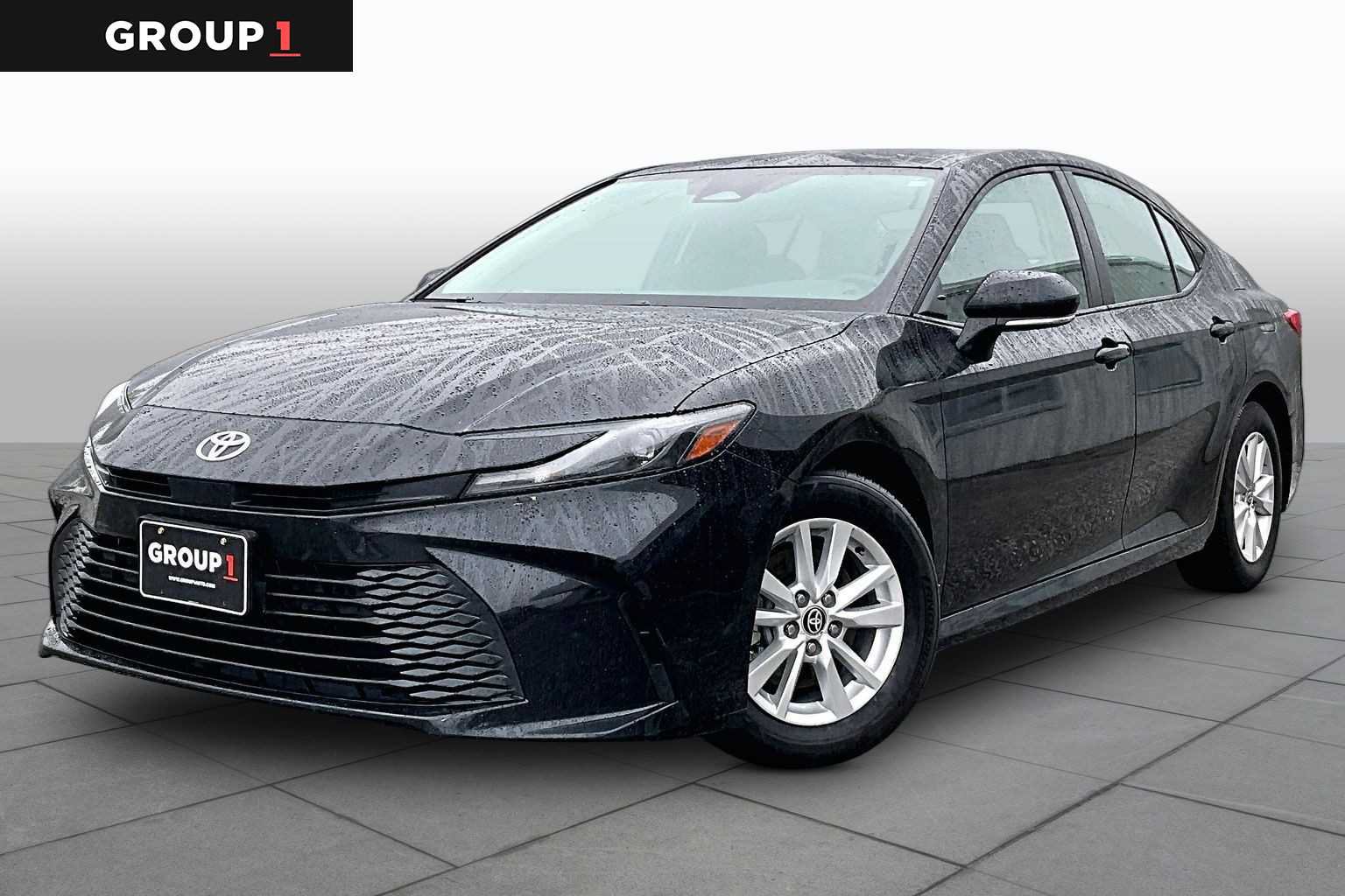 Used 2025 Toyota Camry LE FWD image 1