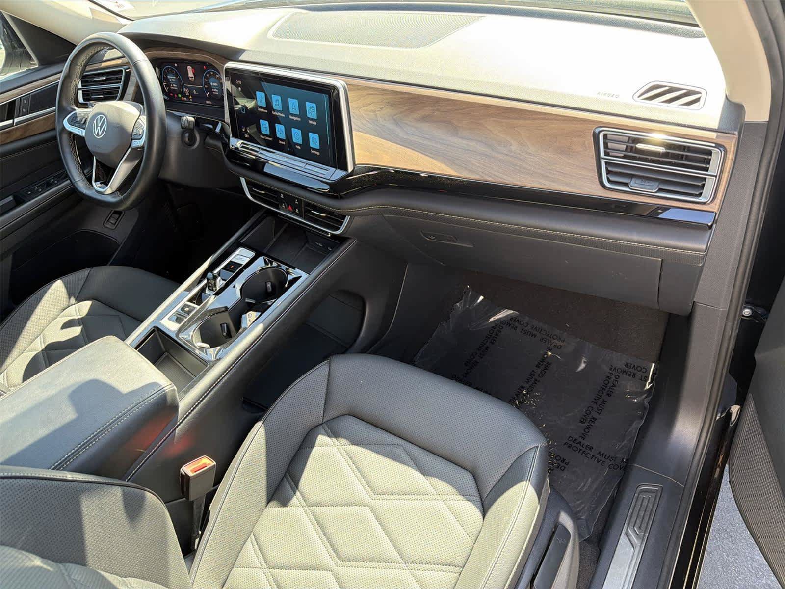 Used 2024 Volkswagen Atlas SE FWD image 13