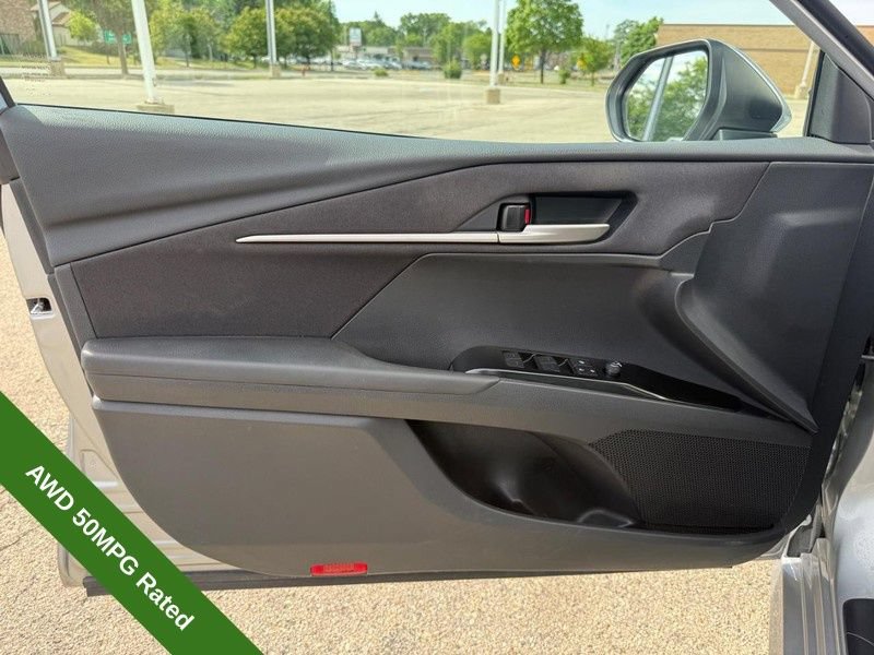 Used 2025 Toyota Camry LE AWD/4WD image 19