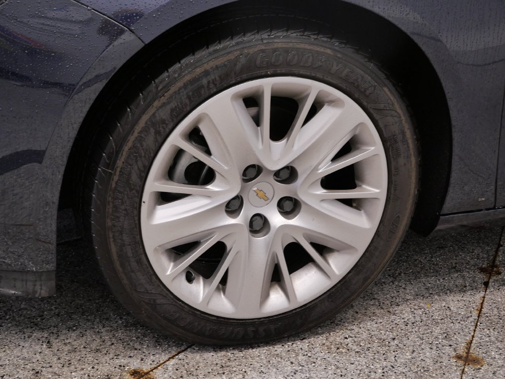 Used 2018 Chevrolet Impala LS FWD image 13
