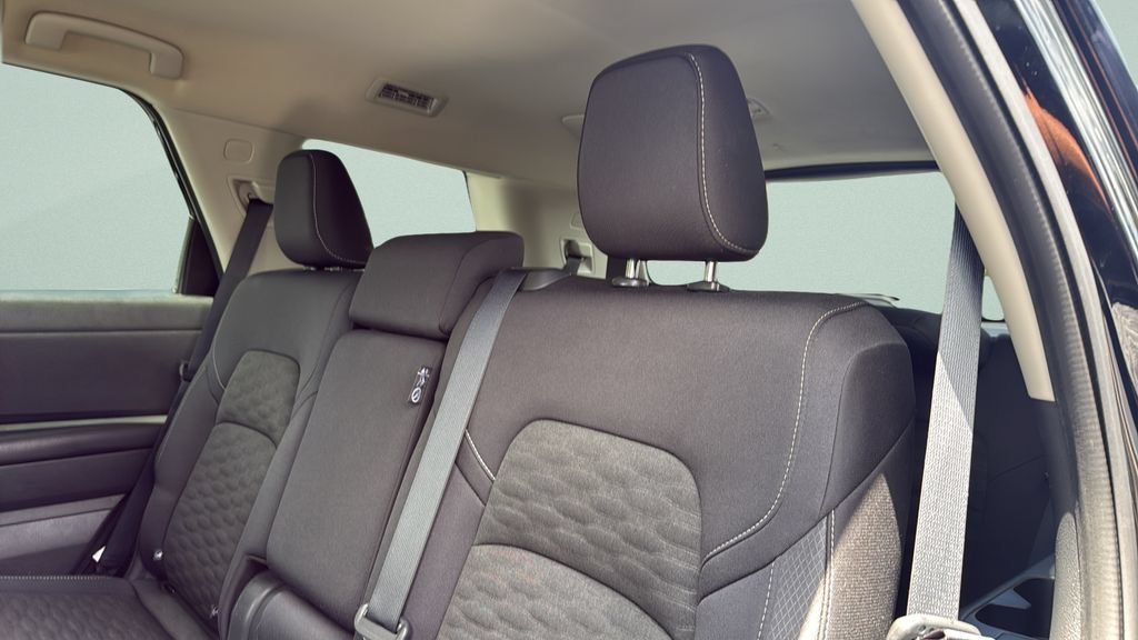 Used 2024 Nissan Pathfinder SV FWD image 22