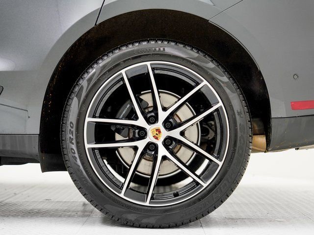 Used 2023 Porsche Macan Turbo image 29