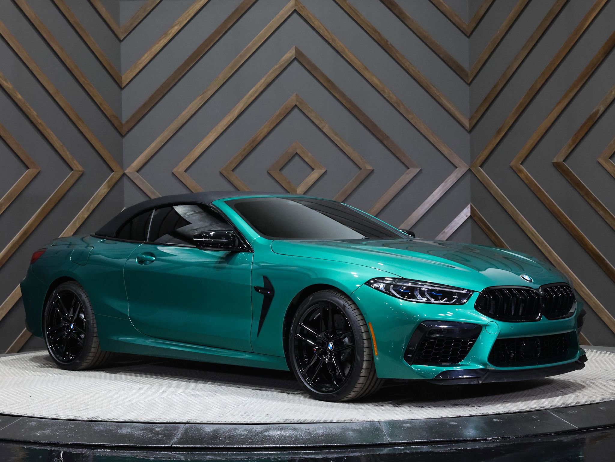Used 2025 BMW M8 Competition image 9