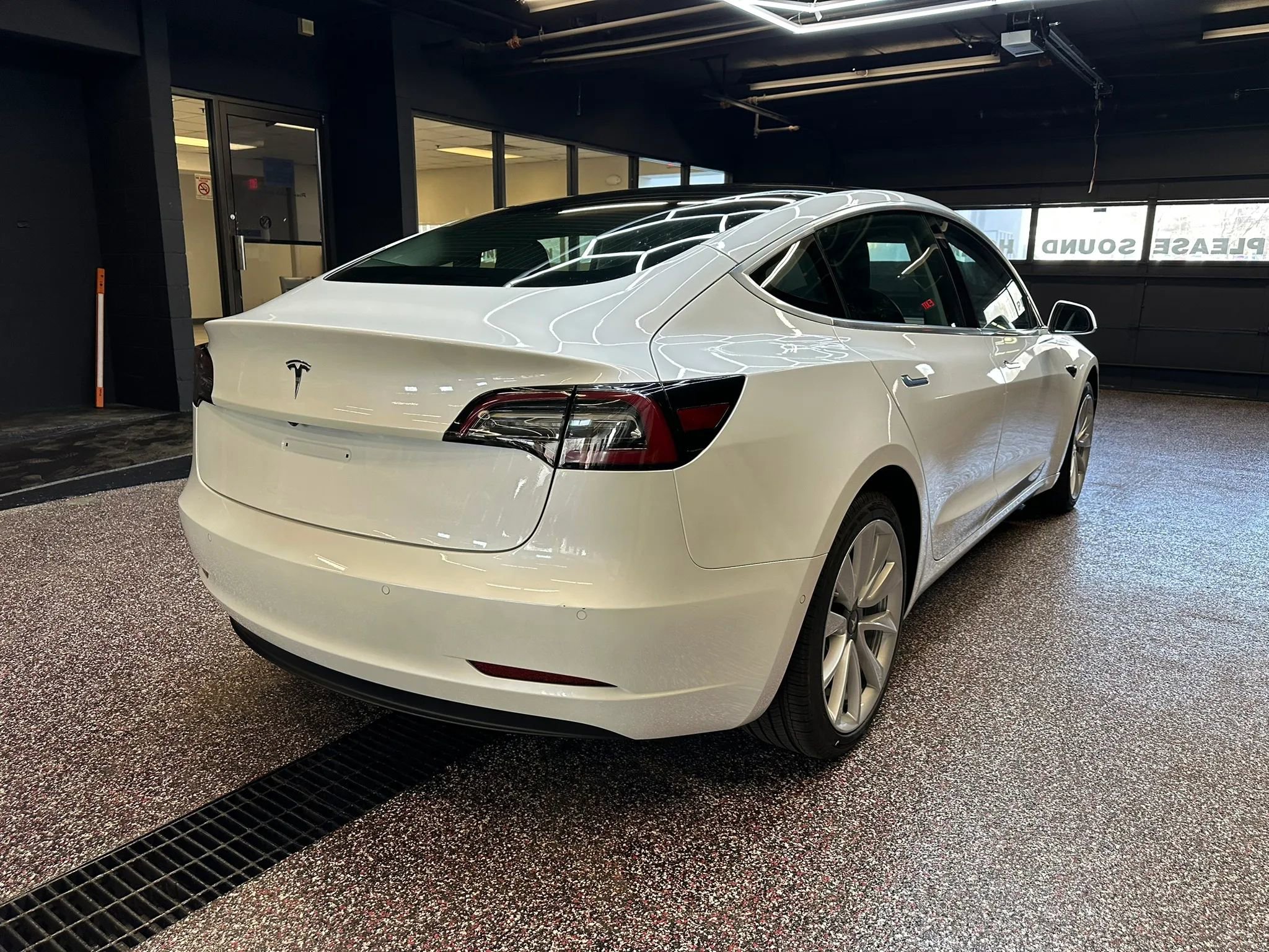Used 2020 Tesla Model 3 Standard Range Plus image 7