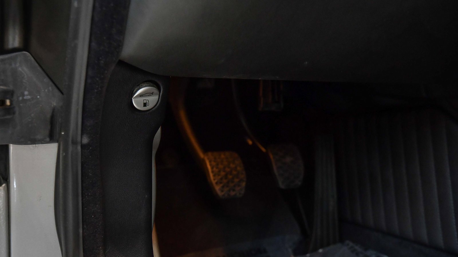 Used 2002 BMW Z8 image 46