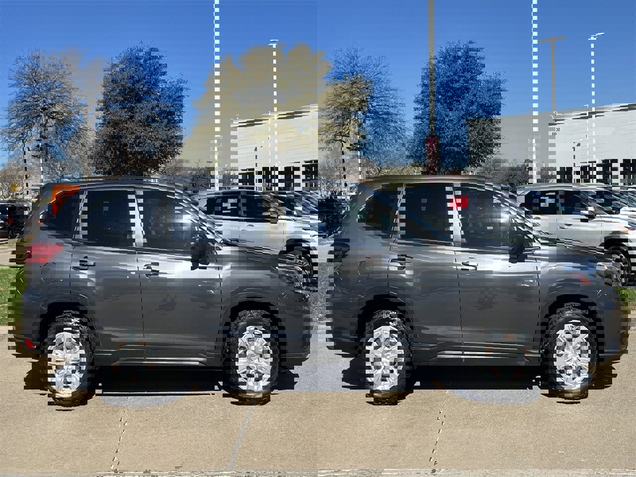 Used 2020 Subaru Forester image 3