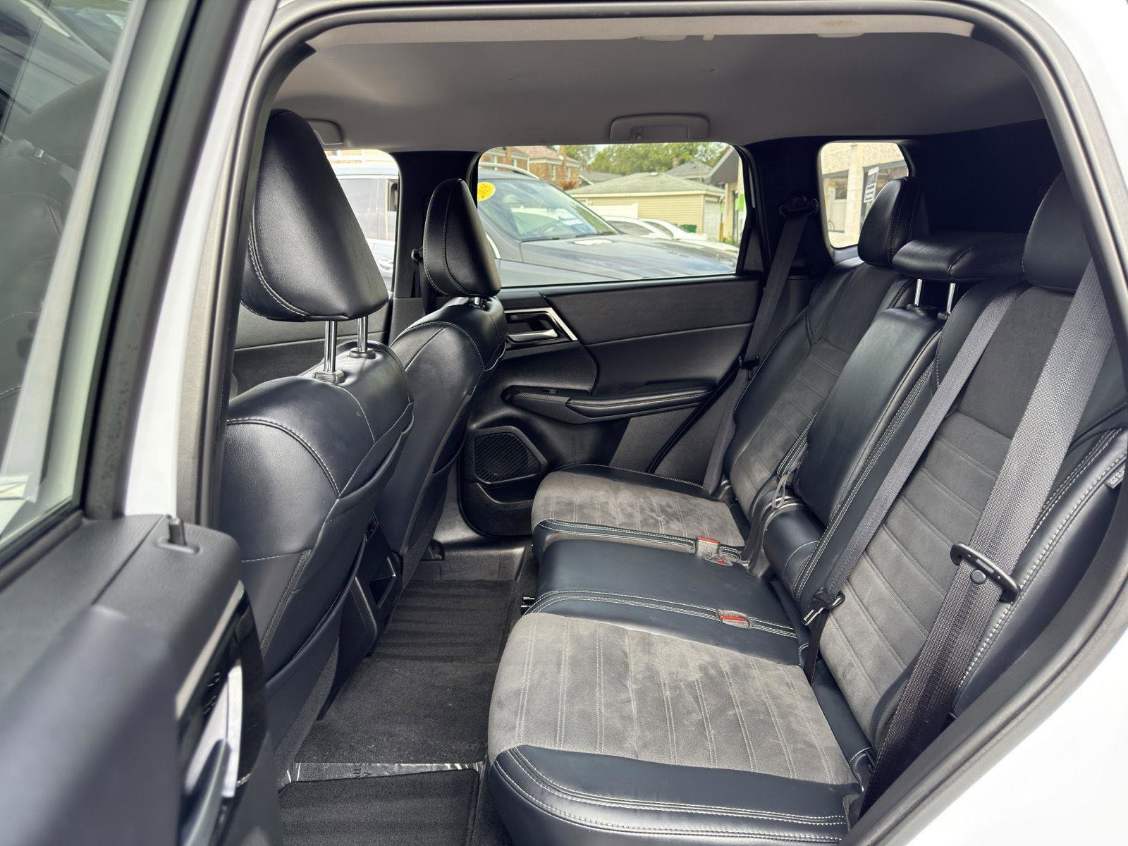 Used 2024 Mitsubishi Outlander SE image 36