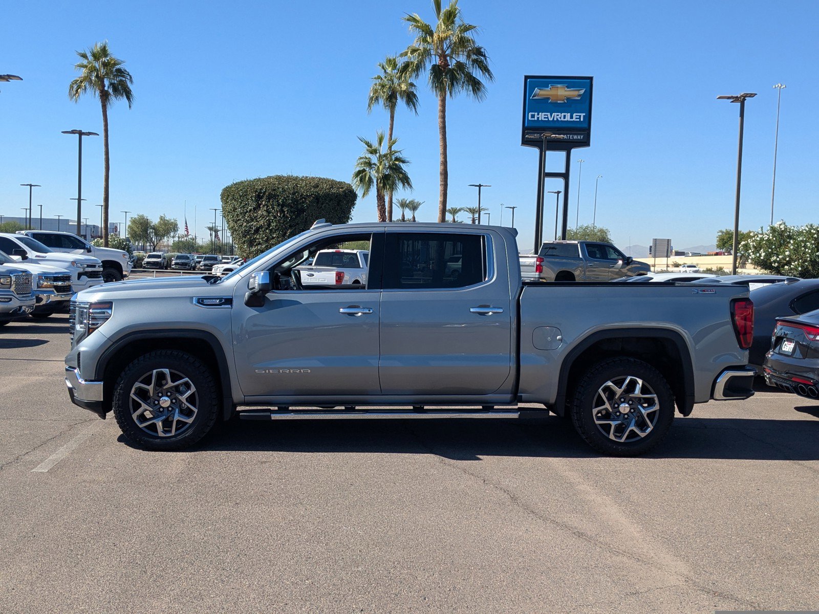 Used 2023 GMC Sierra 1500 SLT w/ SLT Premium Package image 3