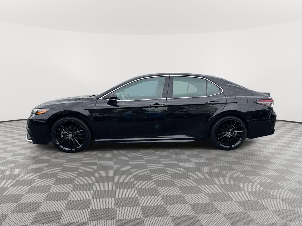 Used 2023 Toyota Camry XSE FWD image 4