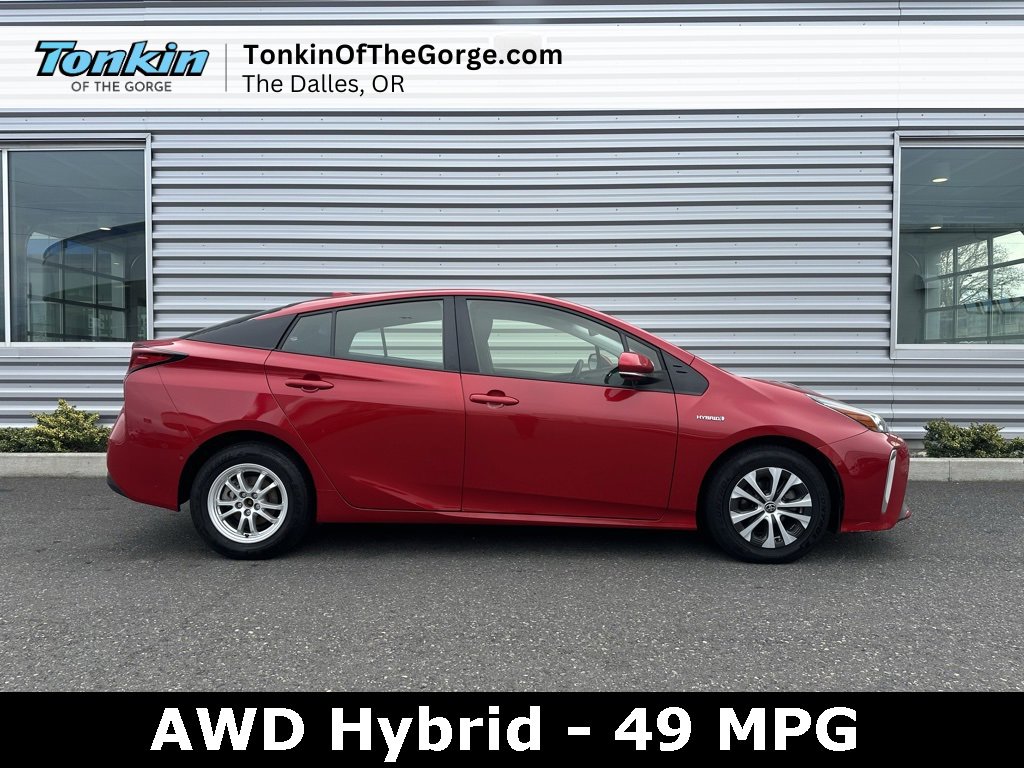 Used 2022 Toyota Prius LE image 2