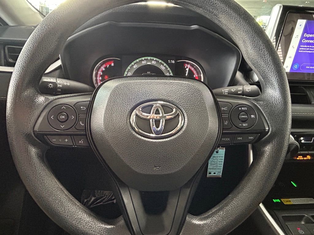 Used 2025 Toyota RAV4 LE image 20