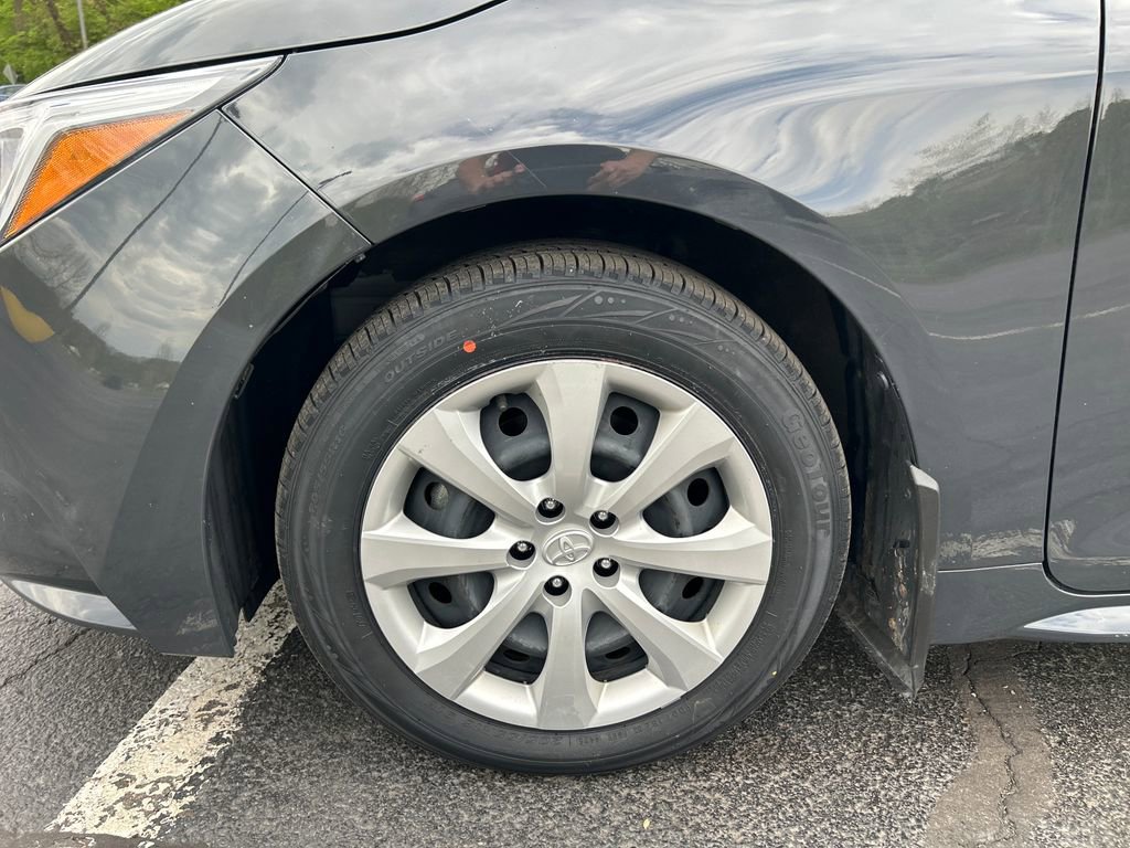 Used 2024 Toyota Corolla LE AWD/4WD image 29
