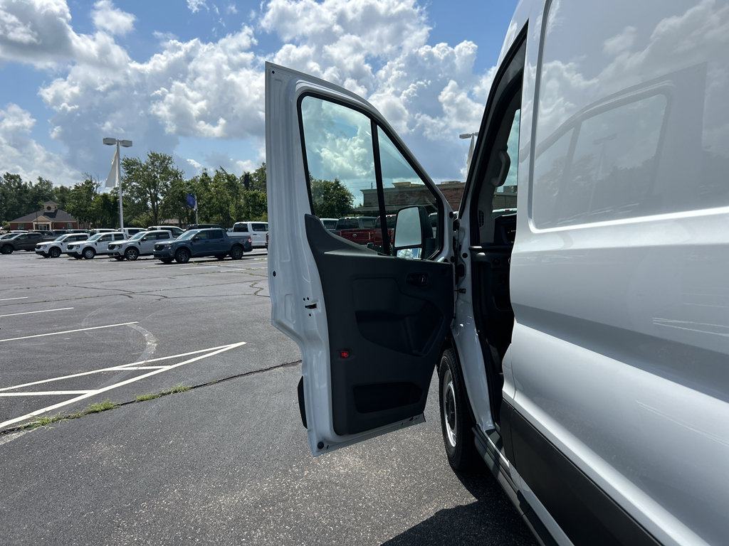 New 2026 Ford Transit 250 148 Medium Roof w/ Load Area Protection Package RWD image 17