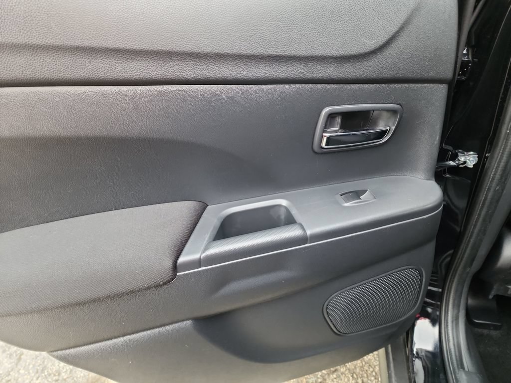 Used 2025 Mitsubishi Outlander Sport ES AWD/4WD image 35