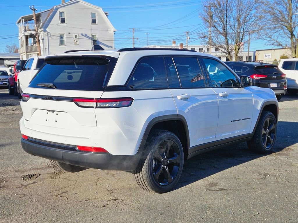 New 2025 Jeep Grand Cherokee Altitude image 5
