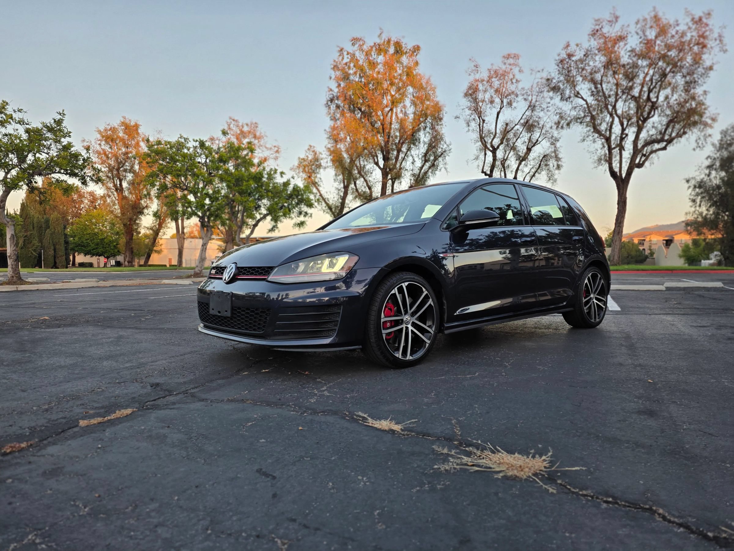 Used 2017 Volkswagen GTI Sport FWD image 8