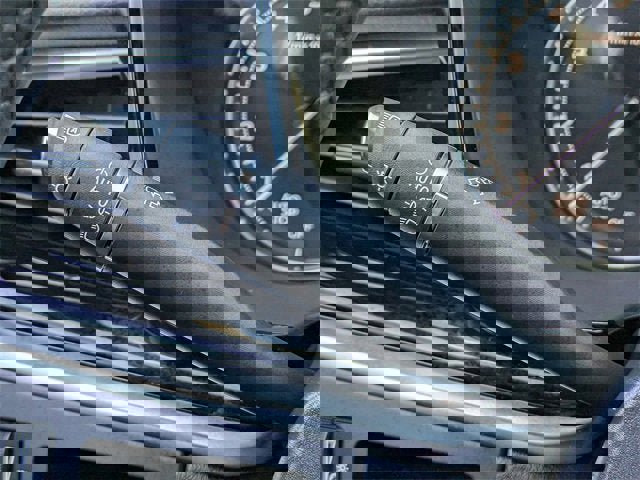 New 2025 Cadillac XT6 Luxury image 28