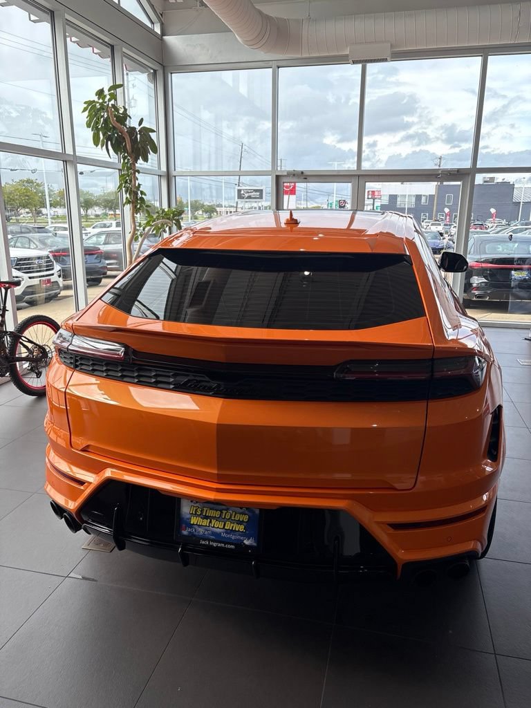 Used 2025 Lamborghini Urus SE AWD/4WD image 6