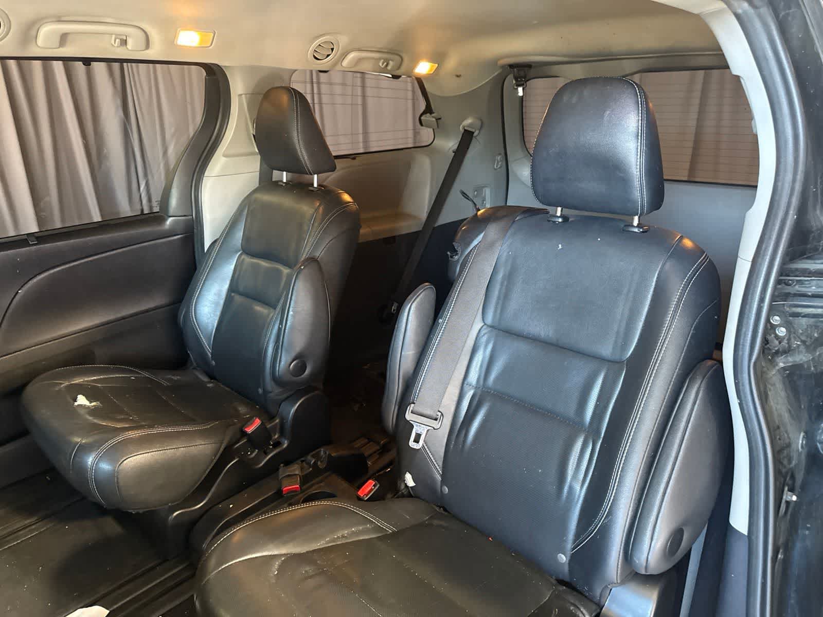 Used 2015 Toyota Sienna SE FWD image 16
