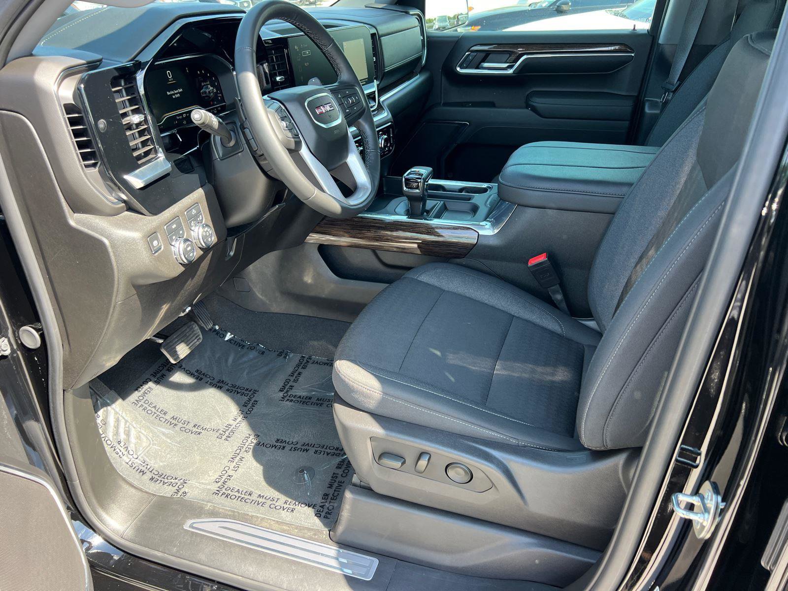 Used 2024 GMC Sierra 1500 Elevation AWD/4WD image 9