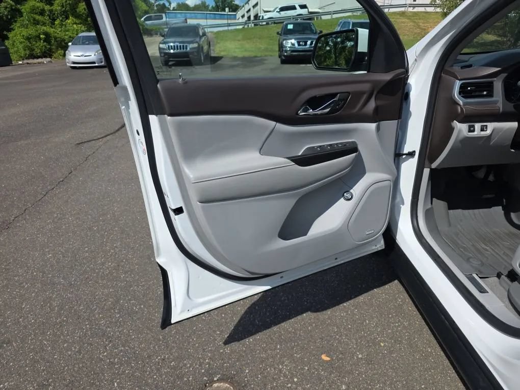 Used 2017 GMC Acadia SLT w/ LPO, Floor Liner Package FWD image 41