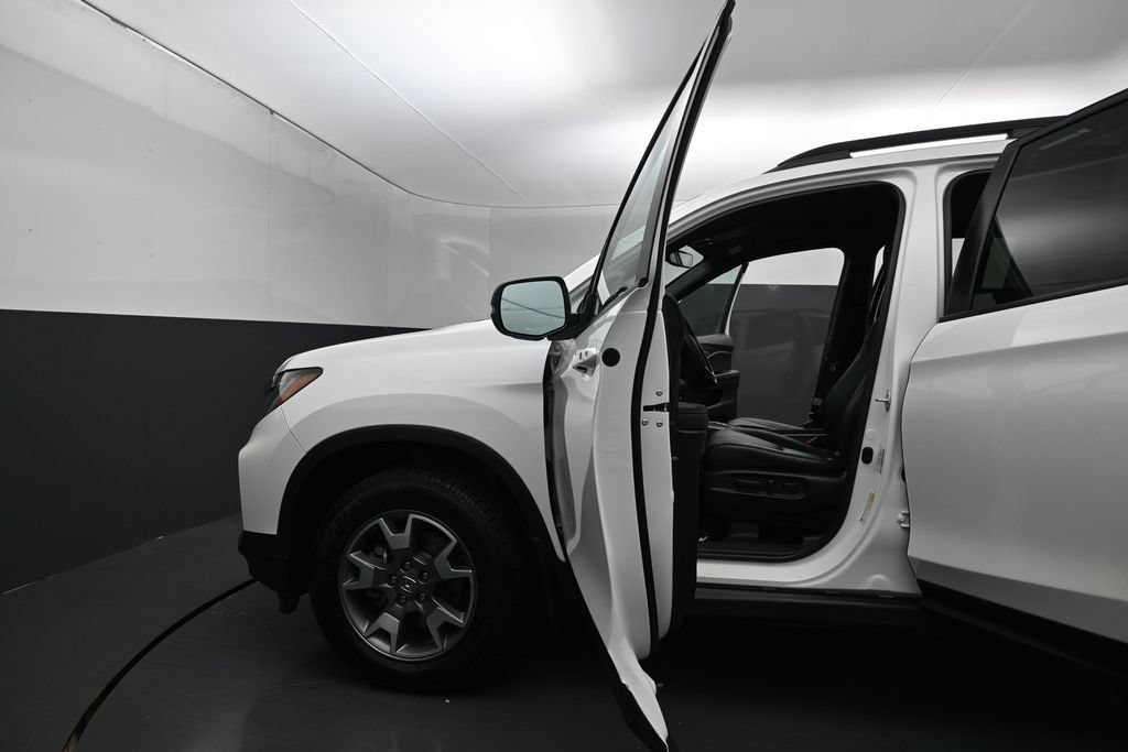 Used 2022 Honda Passport TrailSport image 13