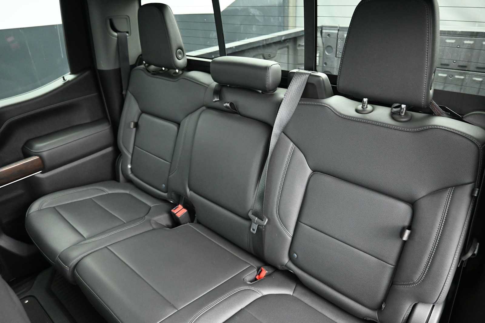 Used 2021 GMC Sierra 1500 SLT w/ SLT Convenience Package AWD/4WD image 17