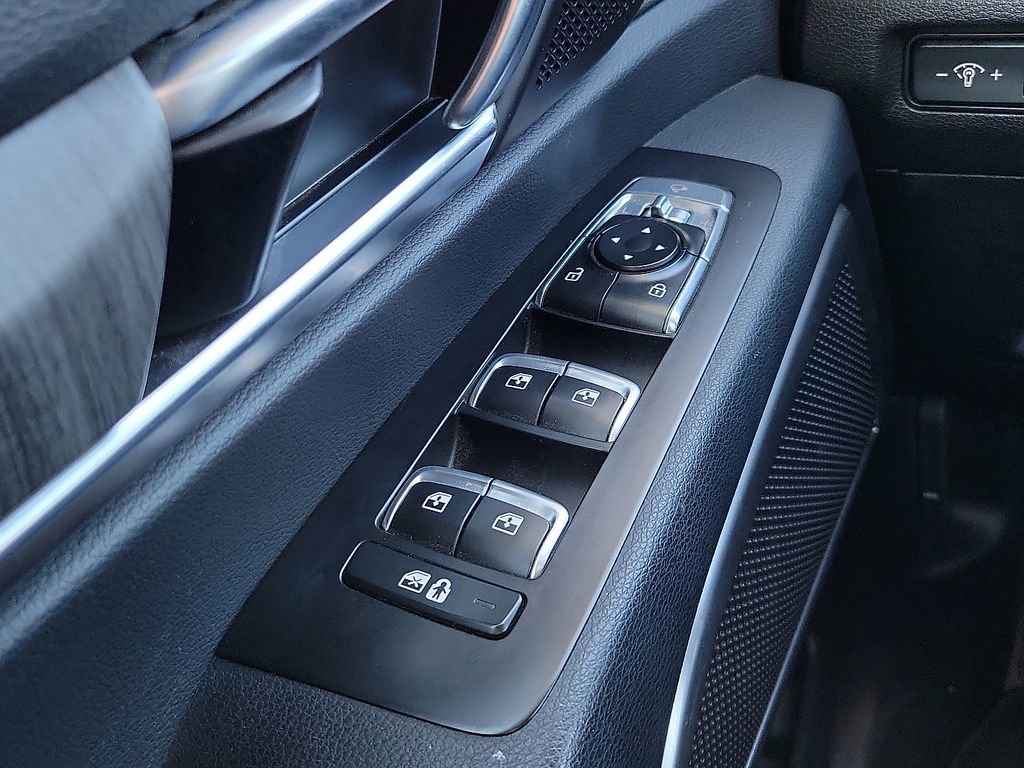 Used 2024 Kia Telluride EX w/ EX Captain's Chair Package image 14