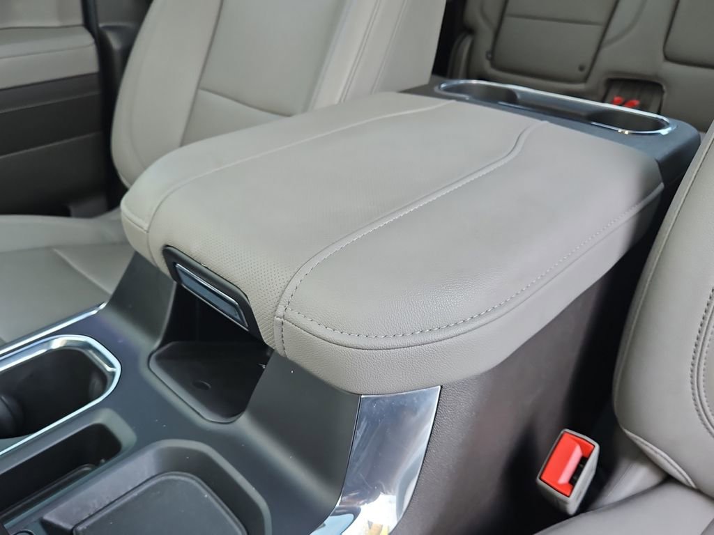 Used 2023 GMC Sierra 1500 SLT w/ SLT Premium Package image 11