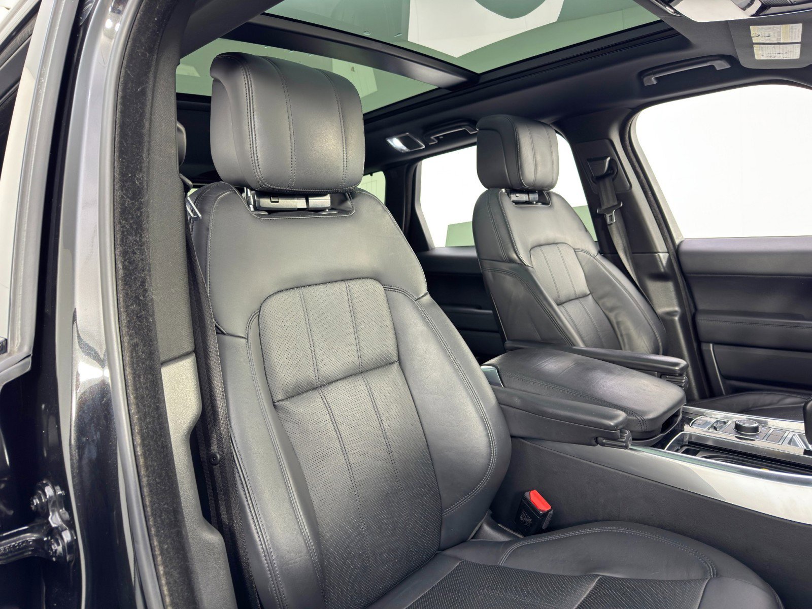 Used 2018 Land Rover Range Rover Sport HSE image 40