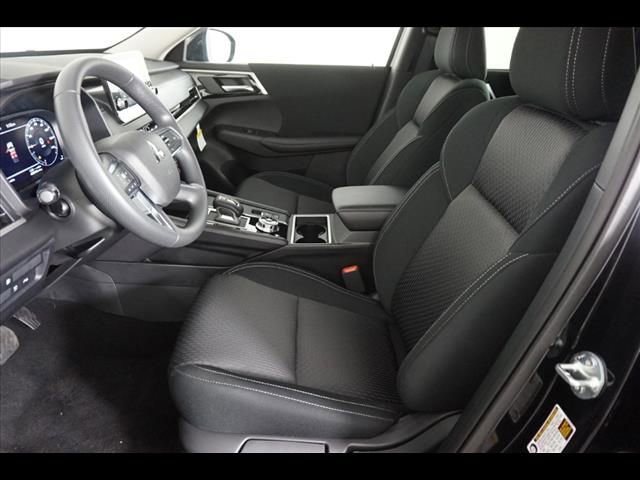 Used 2024 Mitsubishi Outlander ES image 20