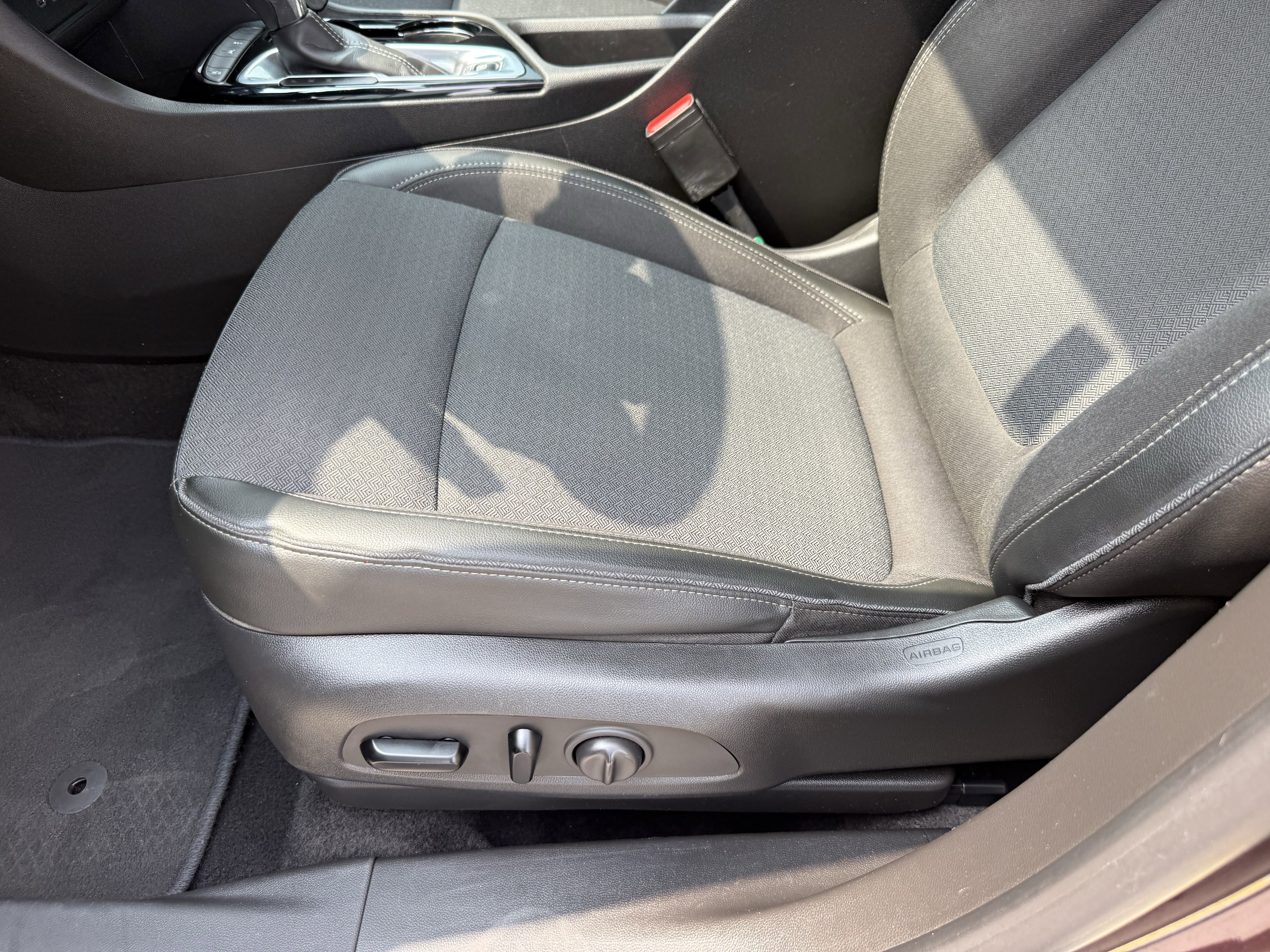 Used 2021 Buick Encore GX Preferred w/ Cold Weather Comfort Package FWD image 28