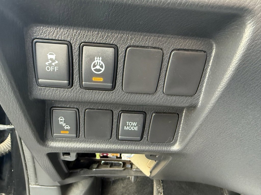 Used 2020 Nissan Pathfinder SV image 23