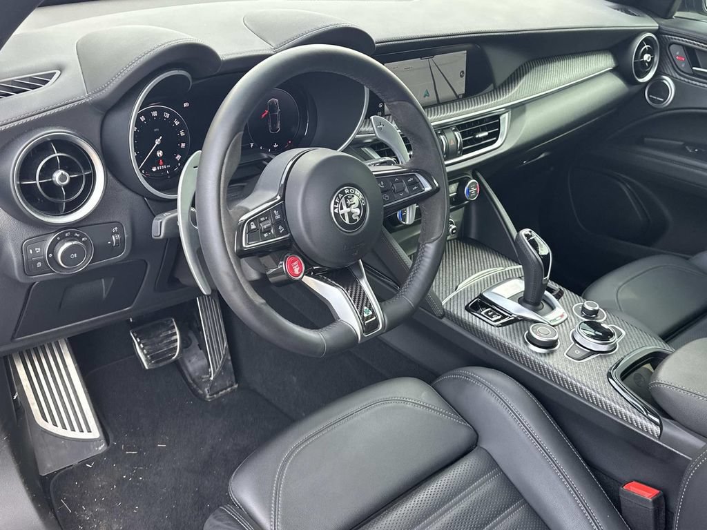 Used 2024 Alfa Romeo Stelvio Quadrifoglio AWD/4WD image 2